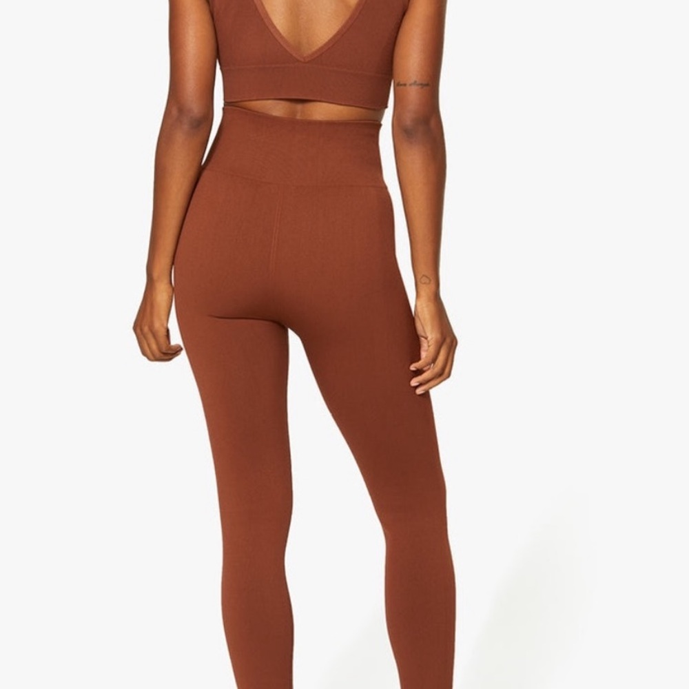 We wore what seamless brunette leggings
